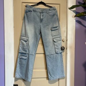 Love Cult Jean size, large cargo, distressed denim